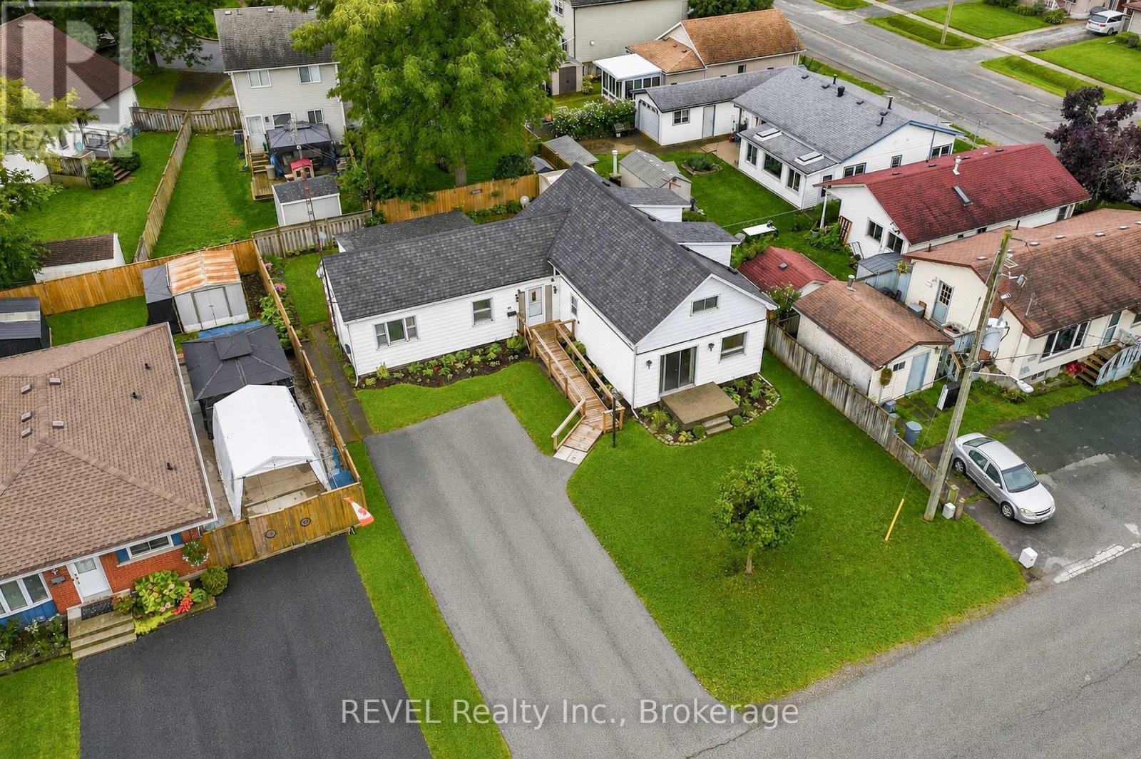 42 Wildwood Road, St. Catharines, Ontario  L2M 6Z8 - Photo 4 - X13764352
