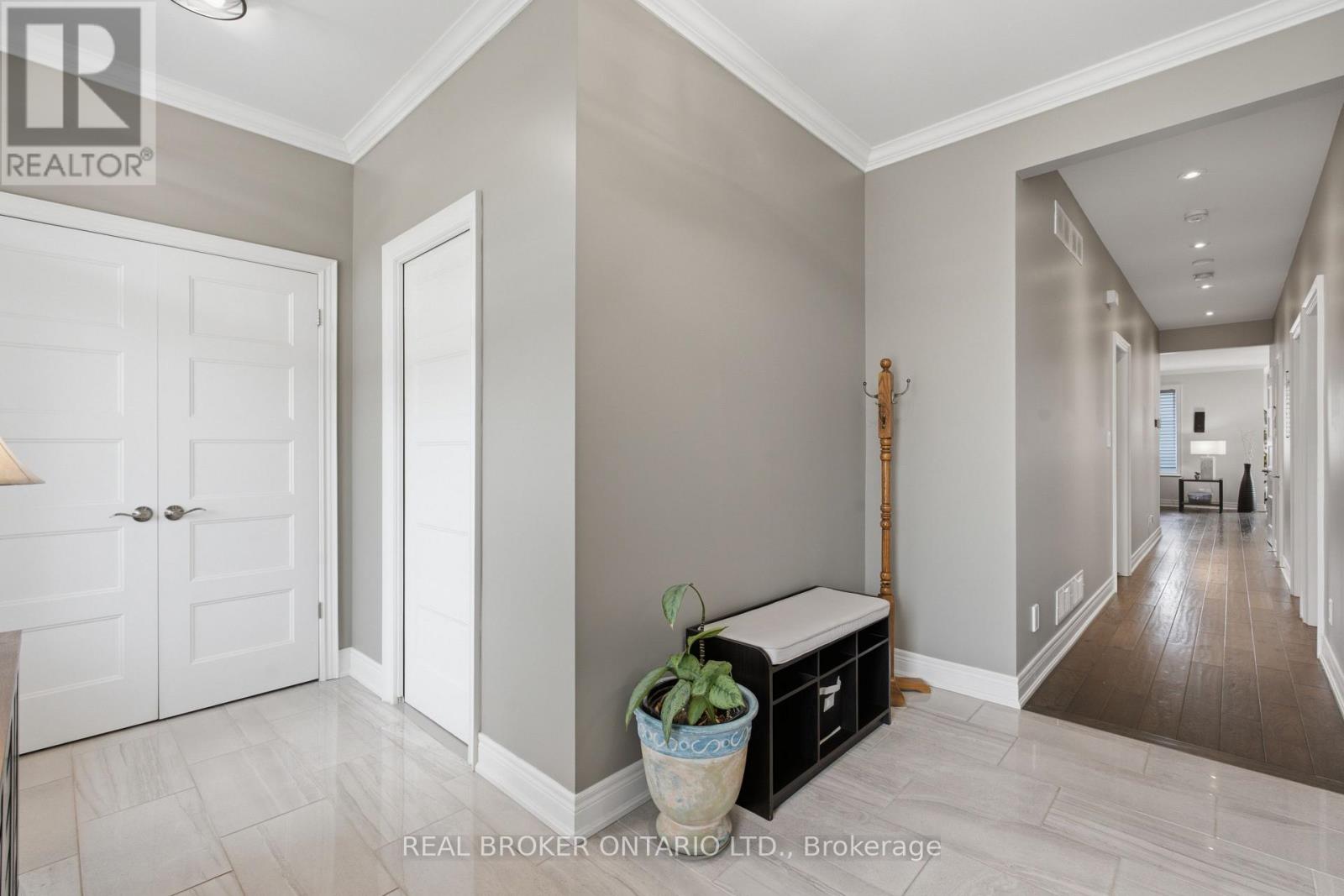 7002 Optimist Lane, Niagara Falls, Ontario  L2E 0B1 - Photo 6 - X13765172