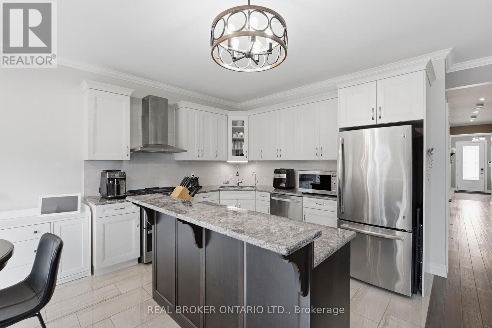 7002 Optimist Lane, Niagara Falls, Ontario  L2E 0B1 - Photo 8 - X13765172