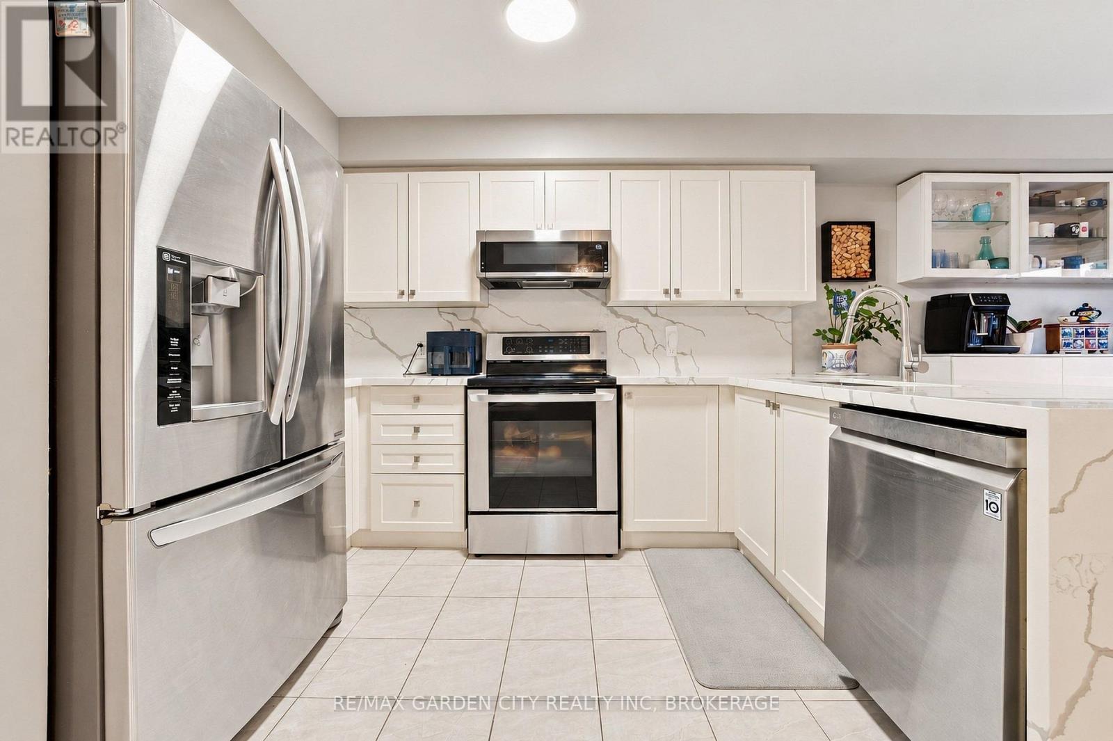 8377 Jeffrey Court, Niagara Falls, Ontario  L2H 0M9 - Photo 10 - X13766304