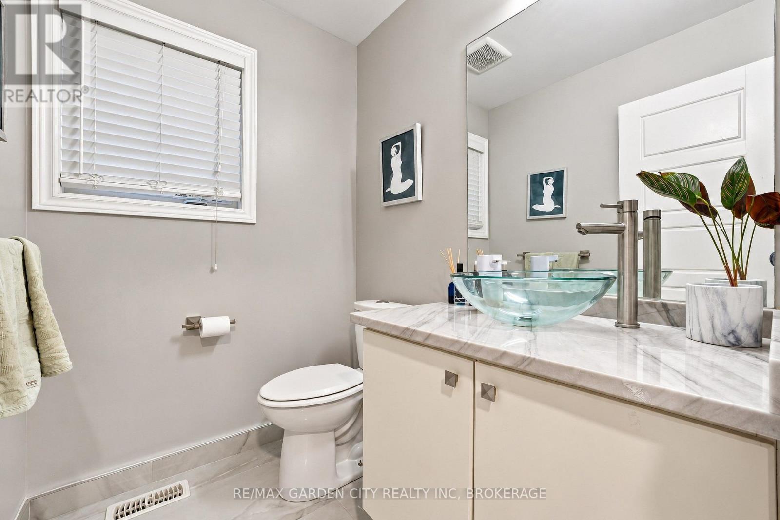 8377 Jeffrey Court, Niagara Falls, Ontario  L2H 0M9 - Photo 13 - X13766304