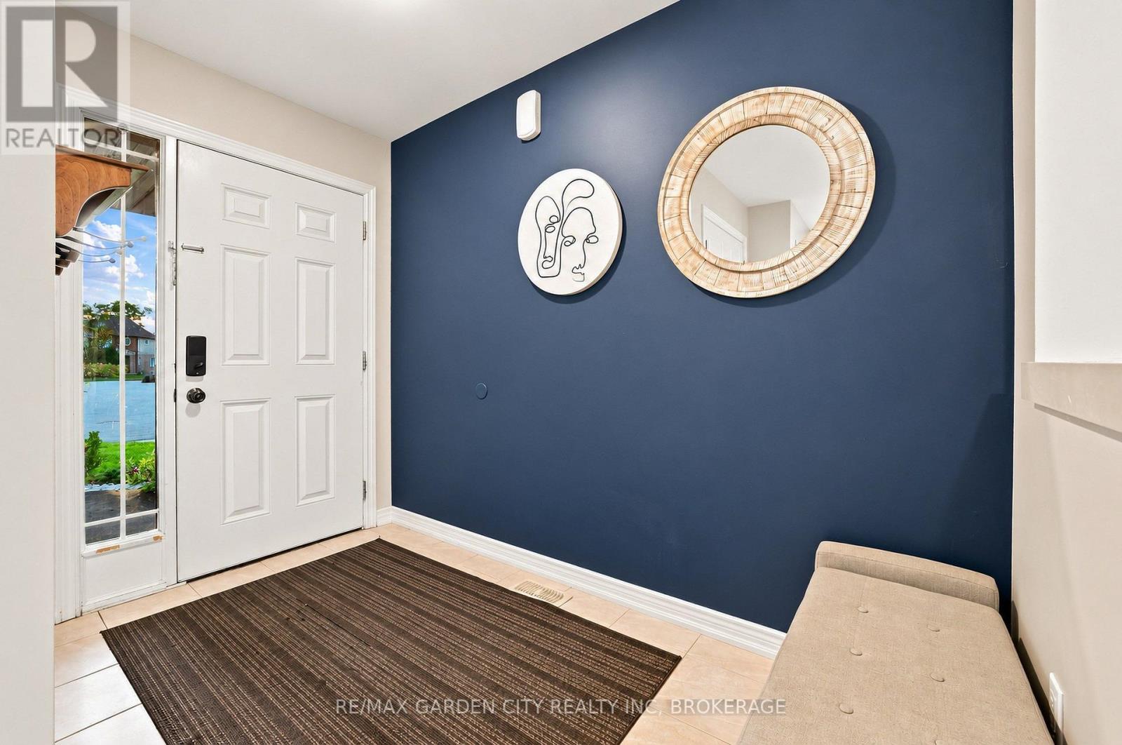 8377 Jeffrey Court, Niagara Falls, Ontario  L2H 0M9 - Photo 3 - X13766304