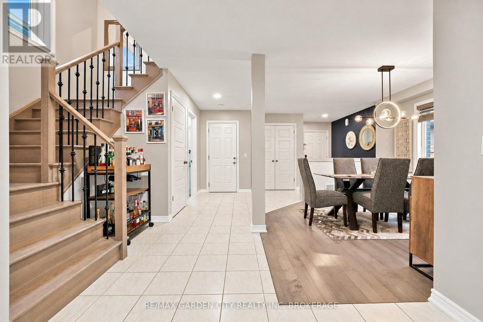 8377 Jeffrey Court, Niagara Falls, Ontario  L2H 0M9 - Photo 5 - X13766304