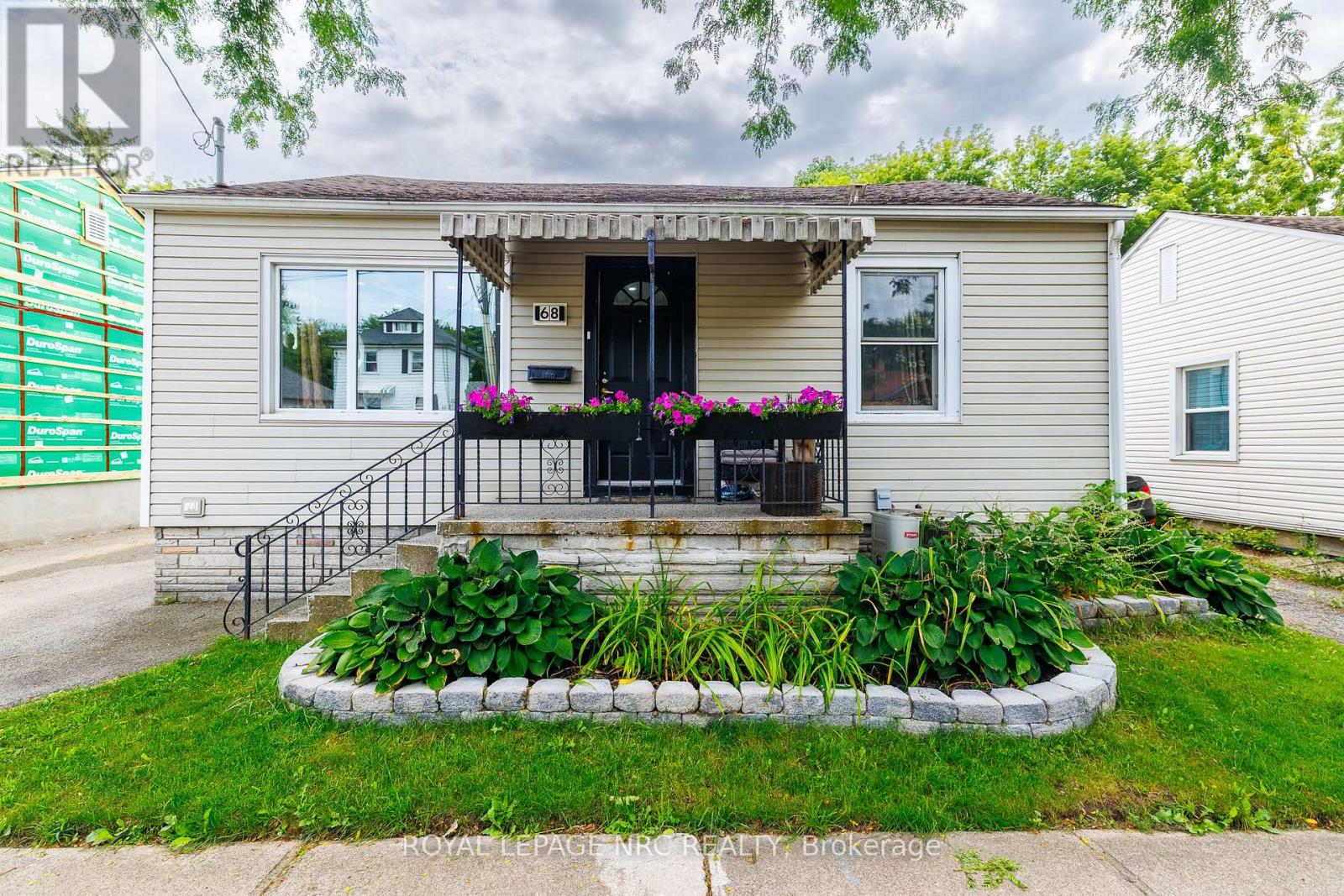 68 CARLTON STREET, St. Catharines, Ontario
