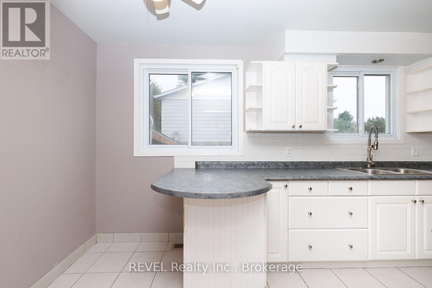 97 Tupper Drive, Thorold, Ontario  L2V 4C9 - Photo 6 - X13769172