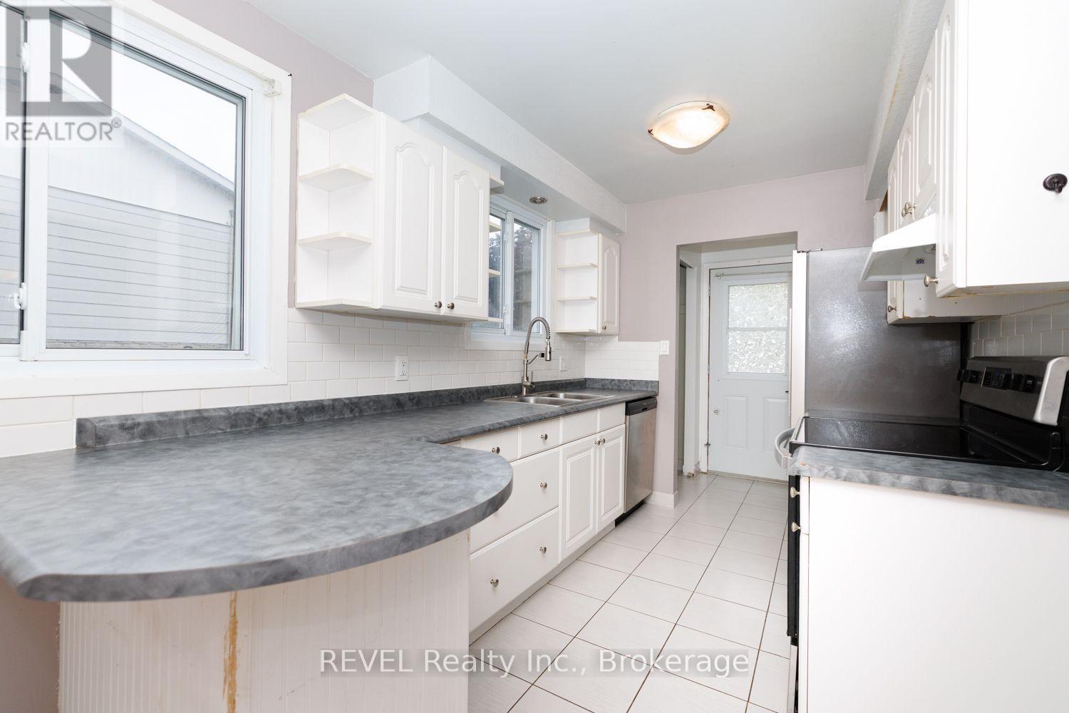 97 Tupper Drive, Thorold, Ontario  L2V 4C9 - Photo 7 - X13769172