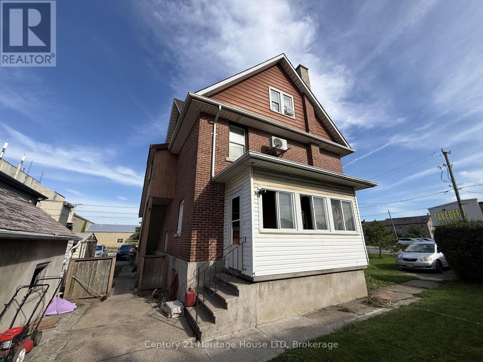 31 Pine Street N, Thorold, Ontario  L2V 2P1 - Photo 12 - X13769760