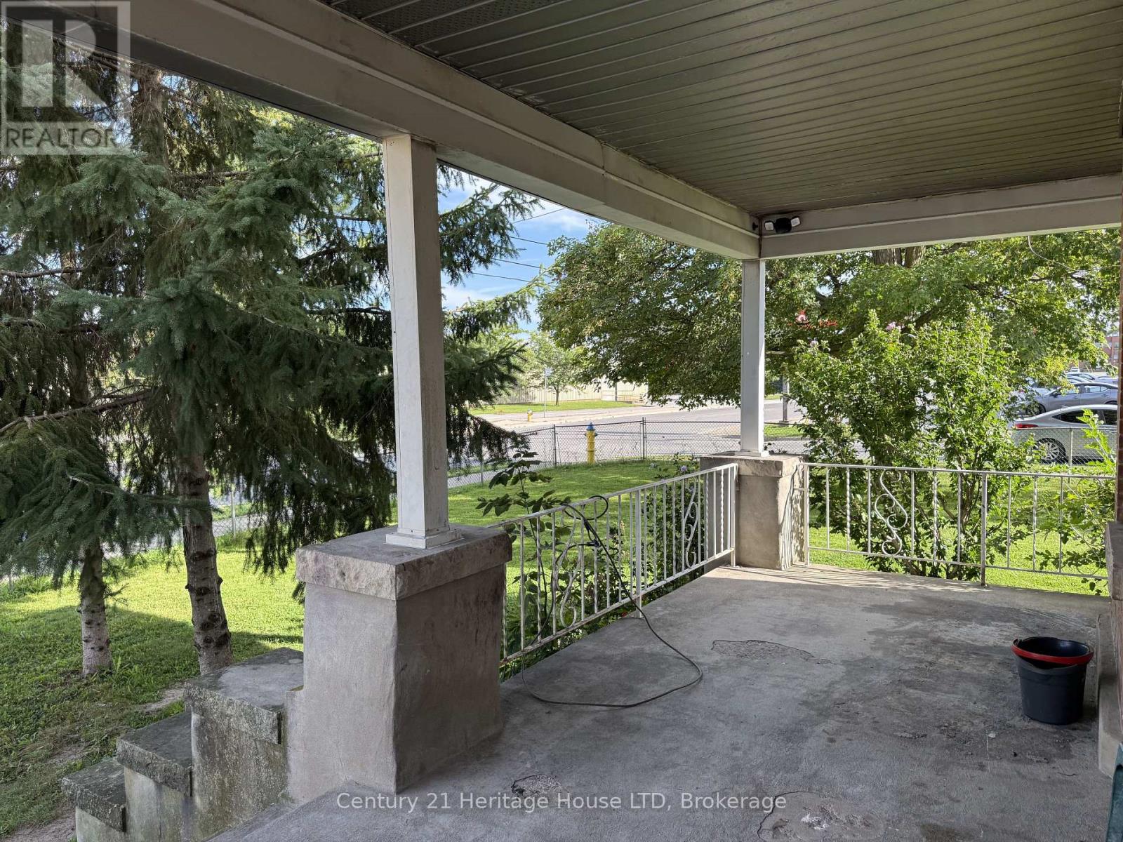 31 Pine Street N, Thorold, Ontario  L2V 2P1 - Photo 4 - X13769760