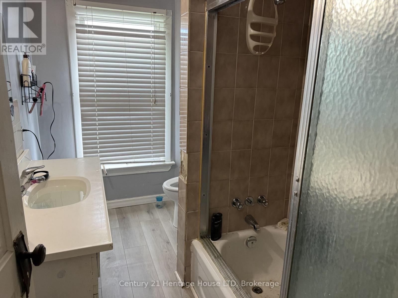 31 Pine Street N, Thorold, Ontario  L2V 2P1 - Photo 6 - X13769760