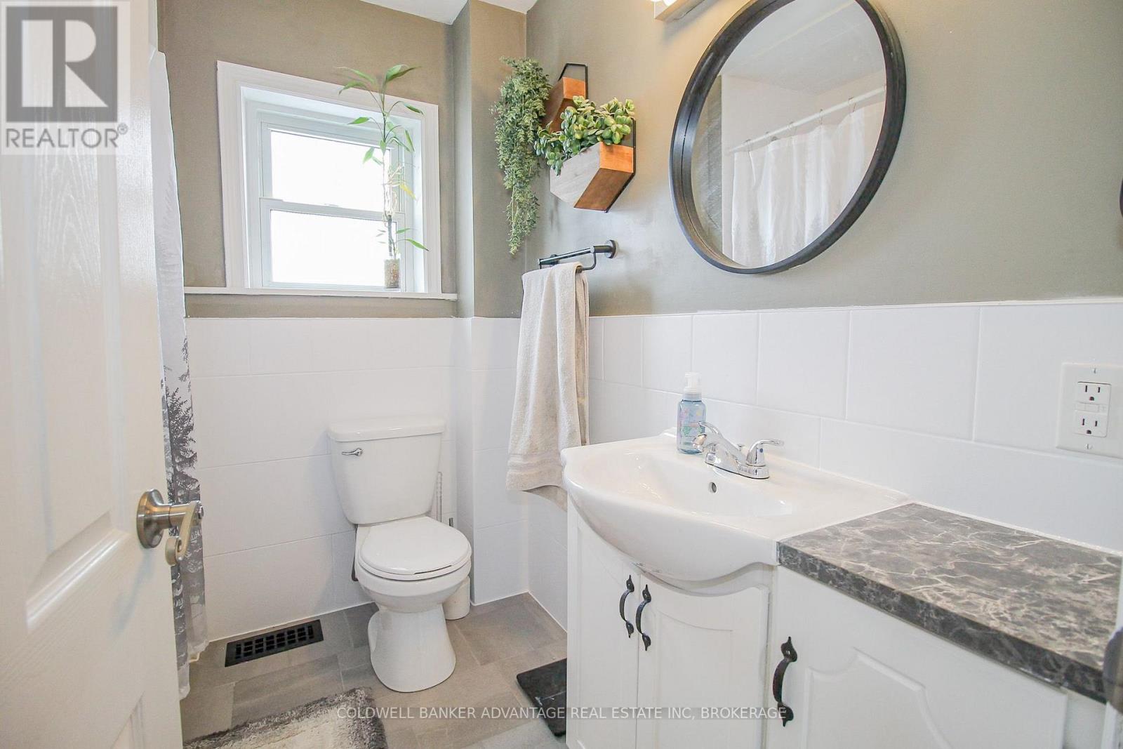13 Alberta Street, Welland, Ontario  L3B 2V6 - Photo 9 - X13769924