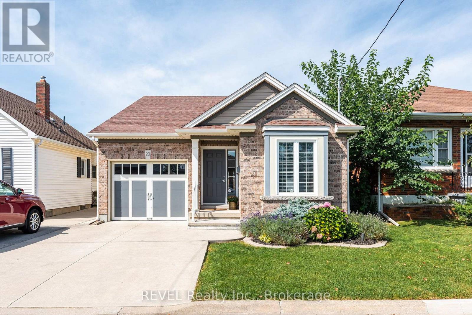 23 MYRTLE AVENUE, St. Catharines, Ontario