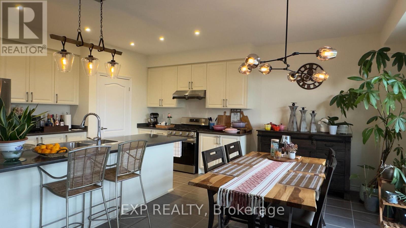 190 Explorer Way, Thorold, Ontario  L2V 0K3 - Photo 5 - X13770206