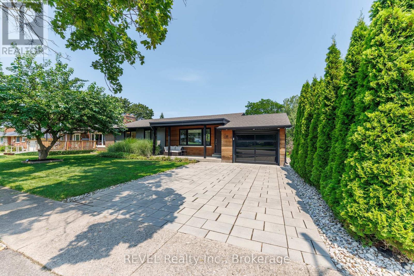 38 Briarsdale Drive, St. Catharines, Ontario  L2T 2Z5 - Photo 3 - X13770488