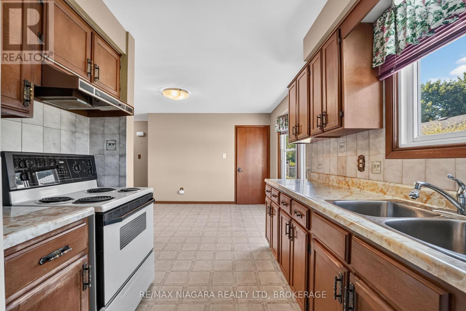 5777 Sunnylea Crescent, Niagara Falls, Ontario  L2G 2S1 - Photo 10 - X13771174