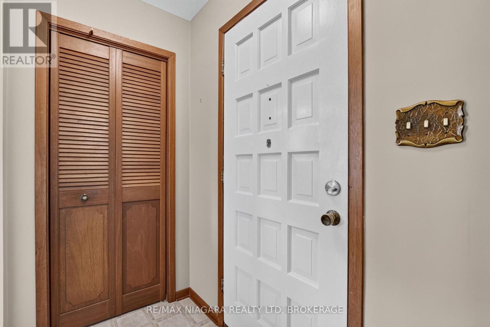 5777 Sunnylea Crescent, Niagara Falls, Ontario  L2G 2S1 - Photo 8 - X13771174