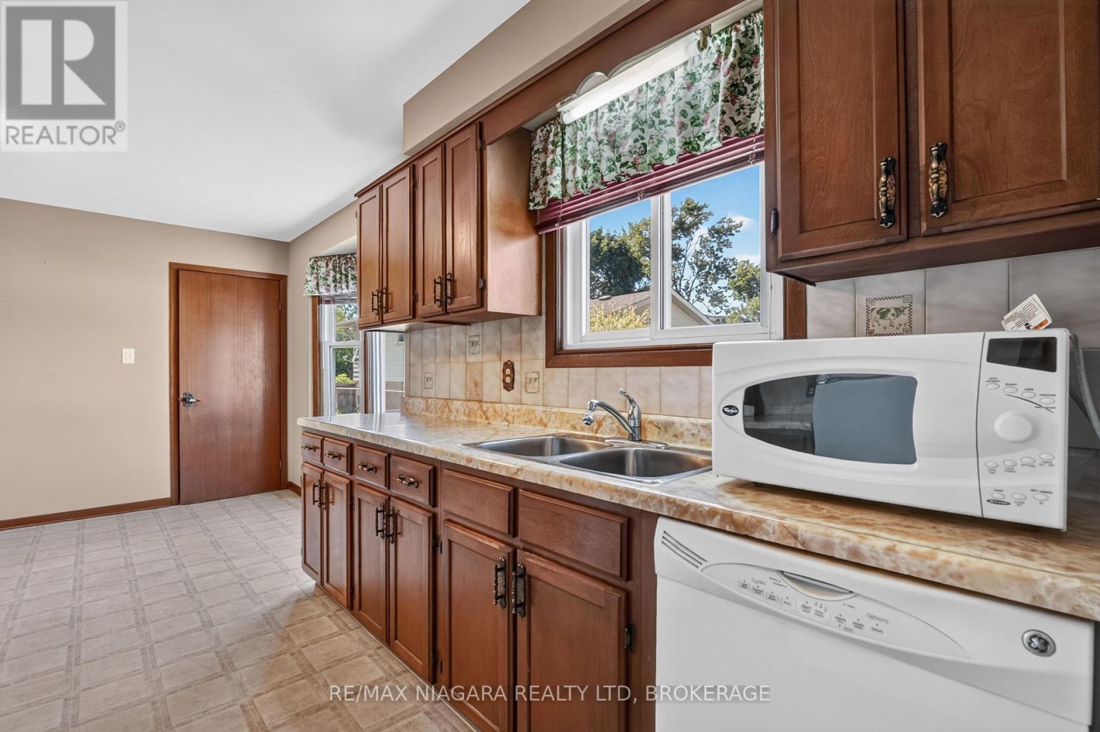 5777 Sunnylea Crescent, Niagara Falls, Ontario  L2G 2S1 - Photo 9 - X13771174