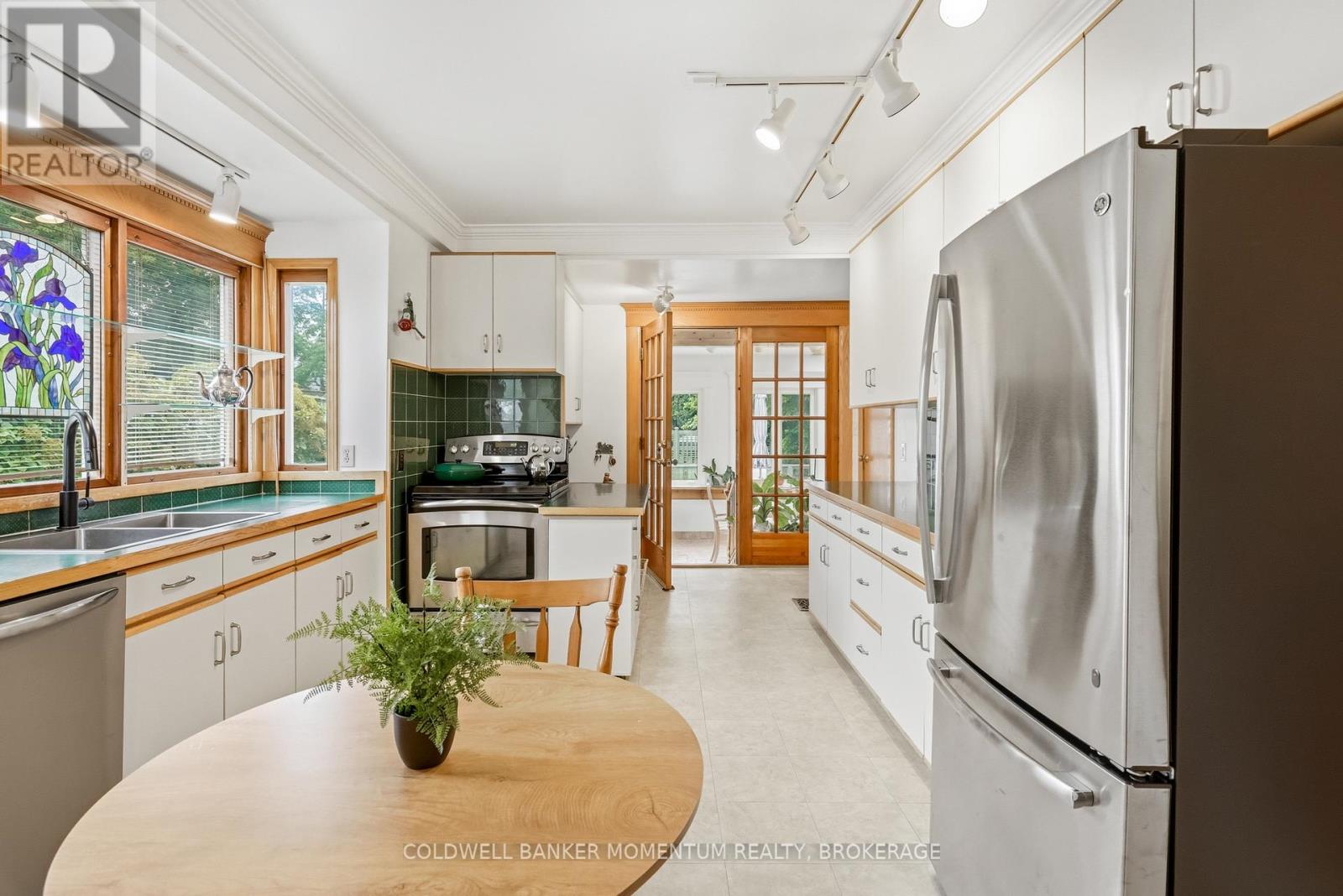 3973 St Peter Avenue, Niagara Falls, Ontario  L2J 2N9 - Photo 9 - X13771574