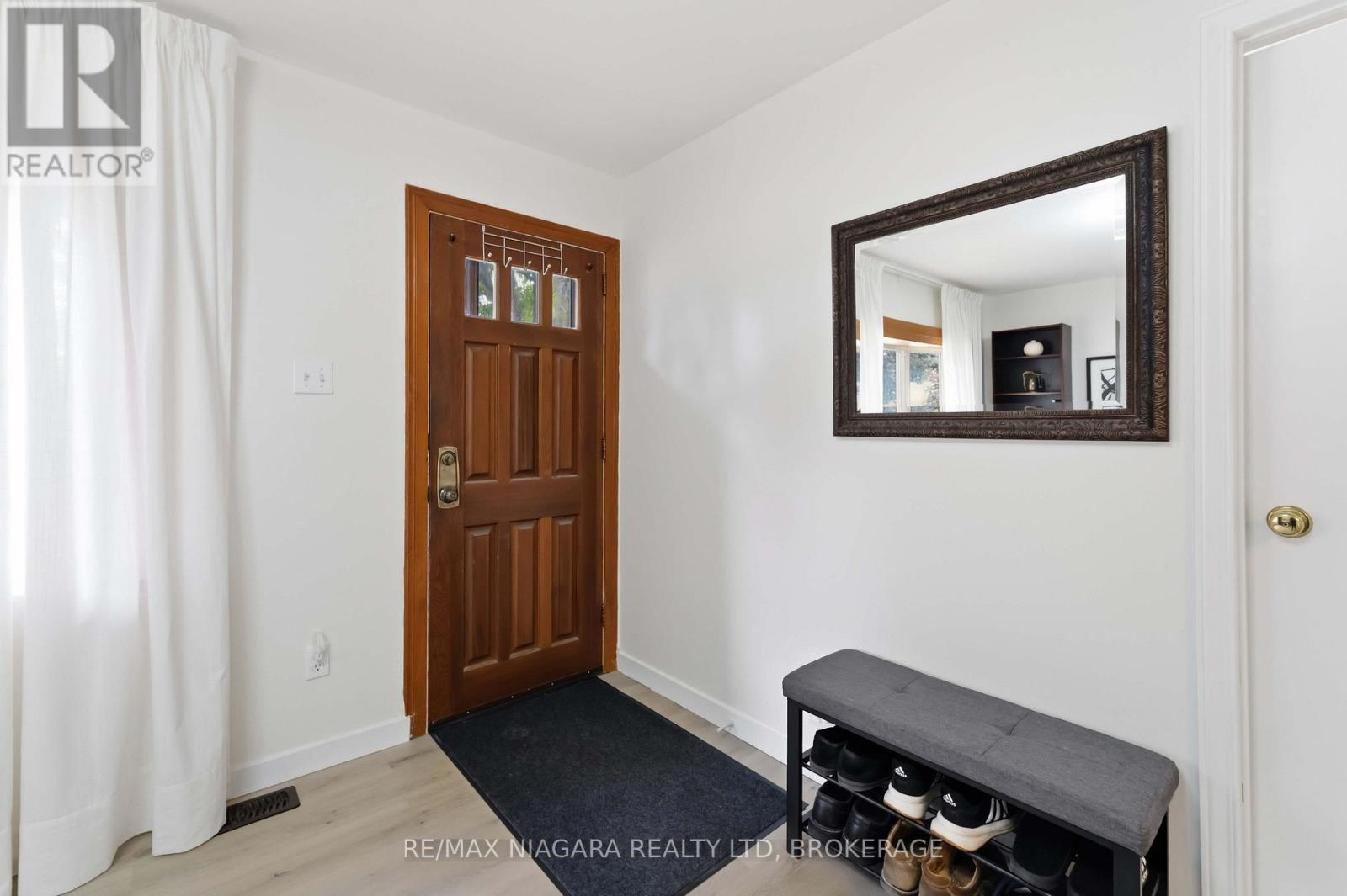 6317 Churchill Street, Niagara Falls, Ontario  L2G 2X5 - Photo 4 - X13771578