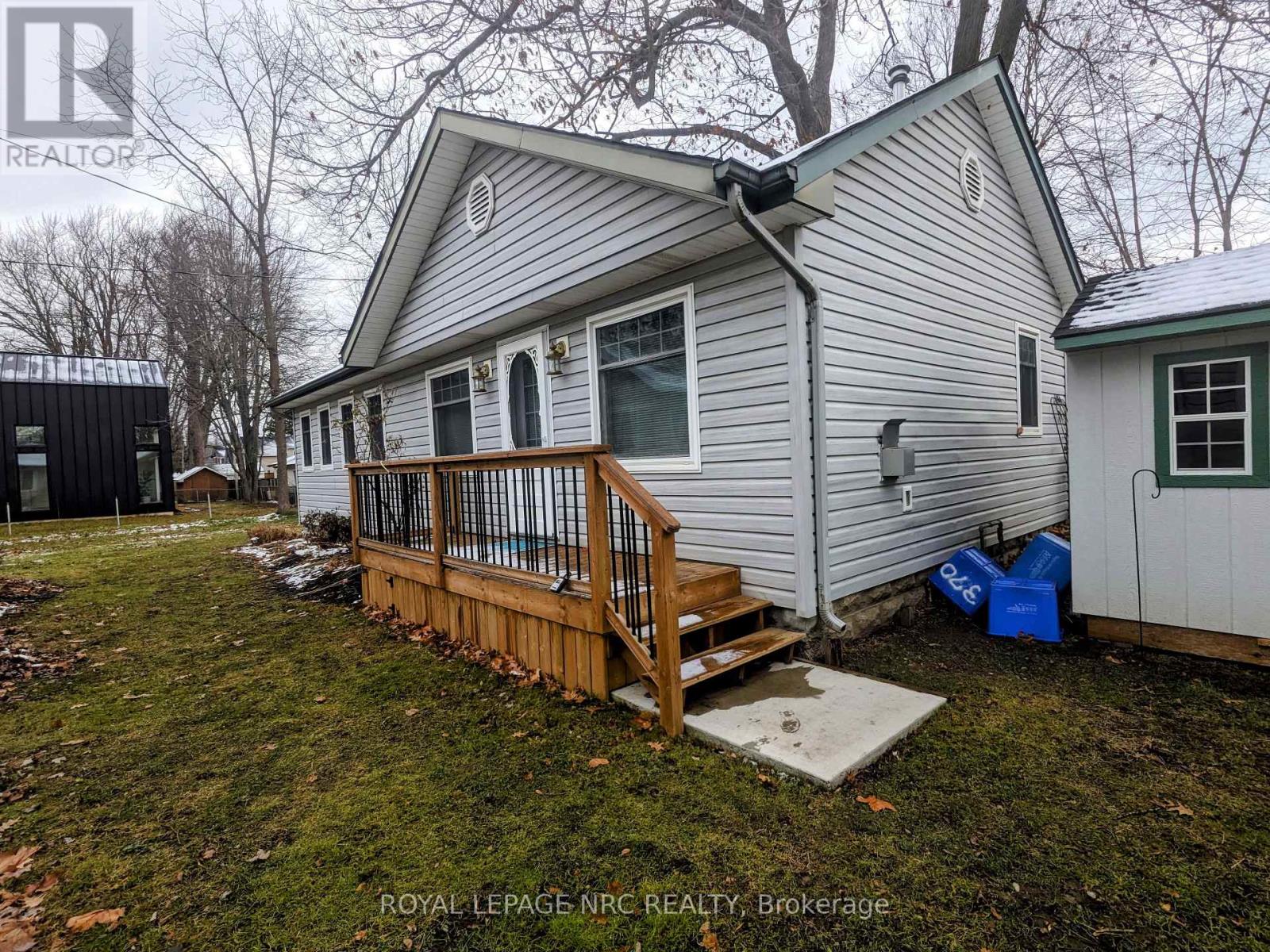 B - 370 Beechwood Avenue, Fort Erie, Ontario  L0S 1B0 - Photo 2 - X13772488