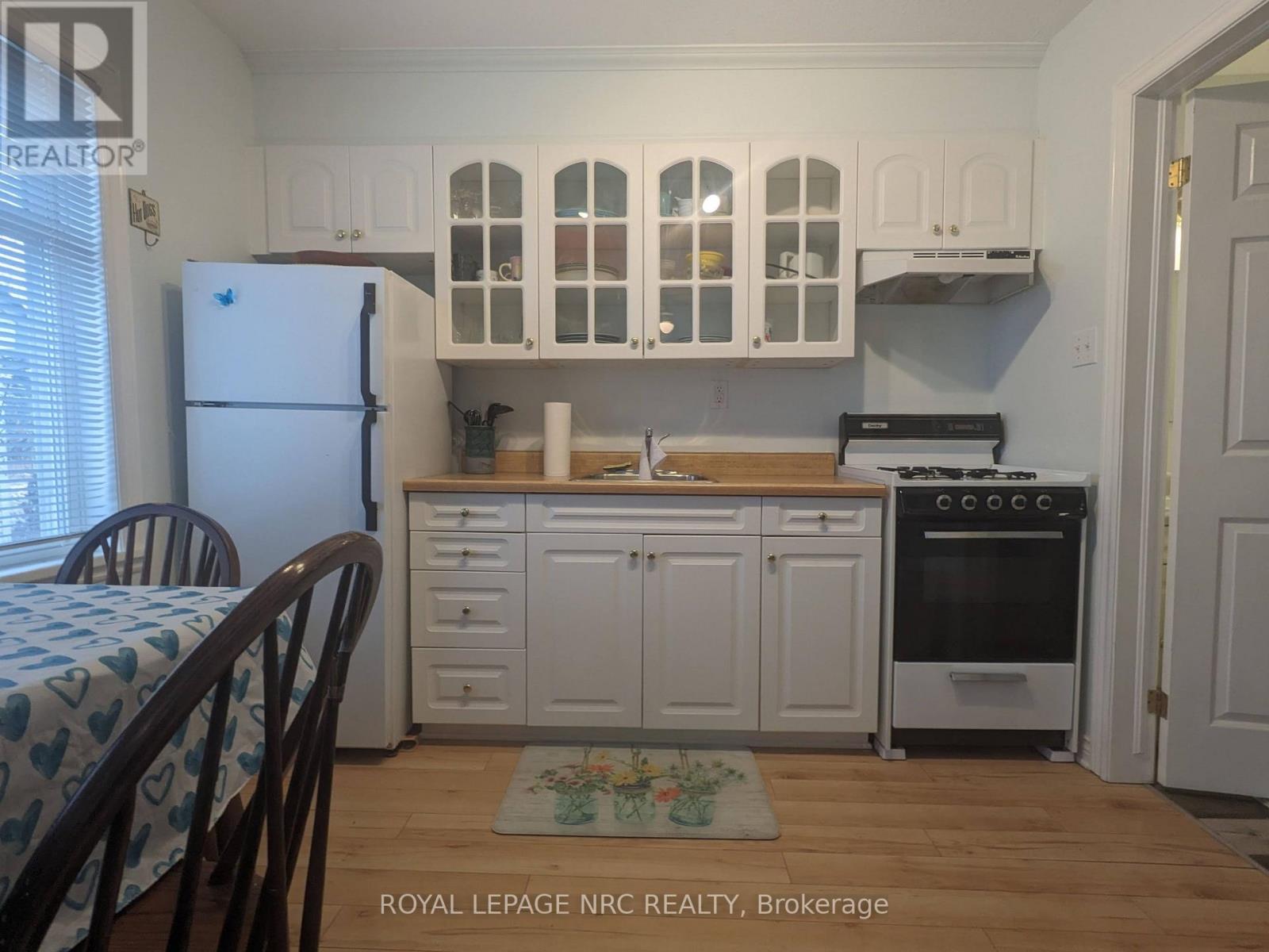 B - 370 Beechwood Avenue, Fort Erie, Ontario  L0S 1B0 - Photo 6 - X13772488