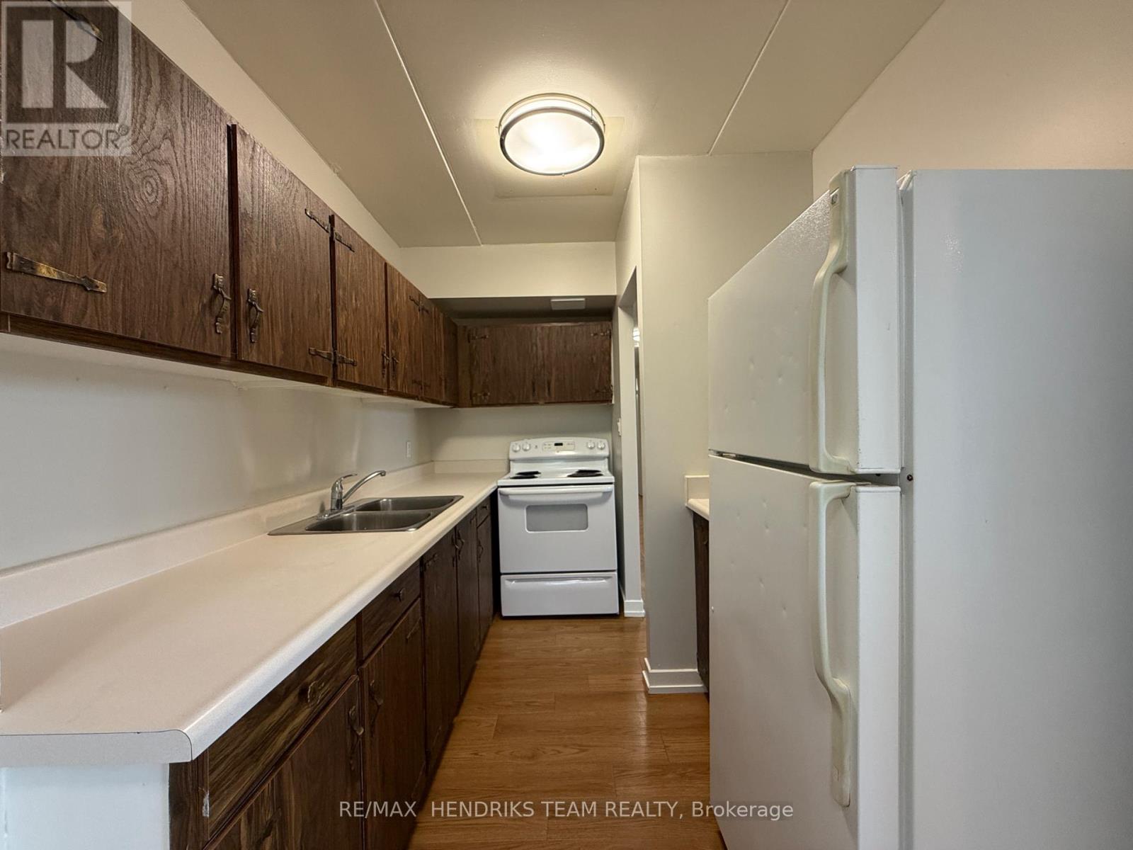 B401 - 80 Rockwood Avenue, St. Catharines, Ontario  L2P 3P2 - Photo 3 - X13772694