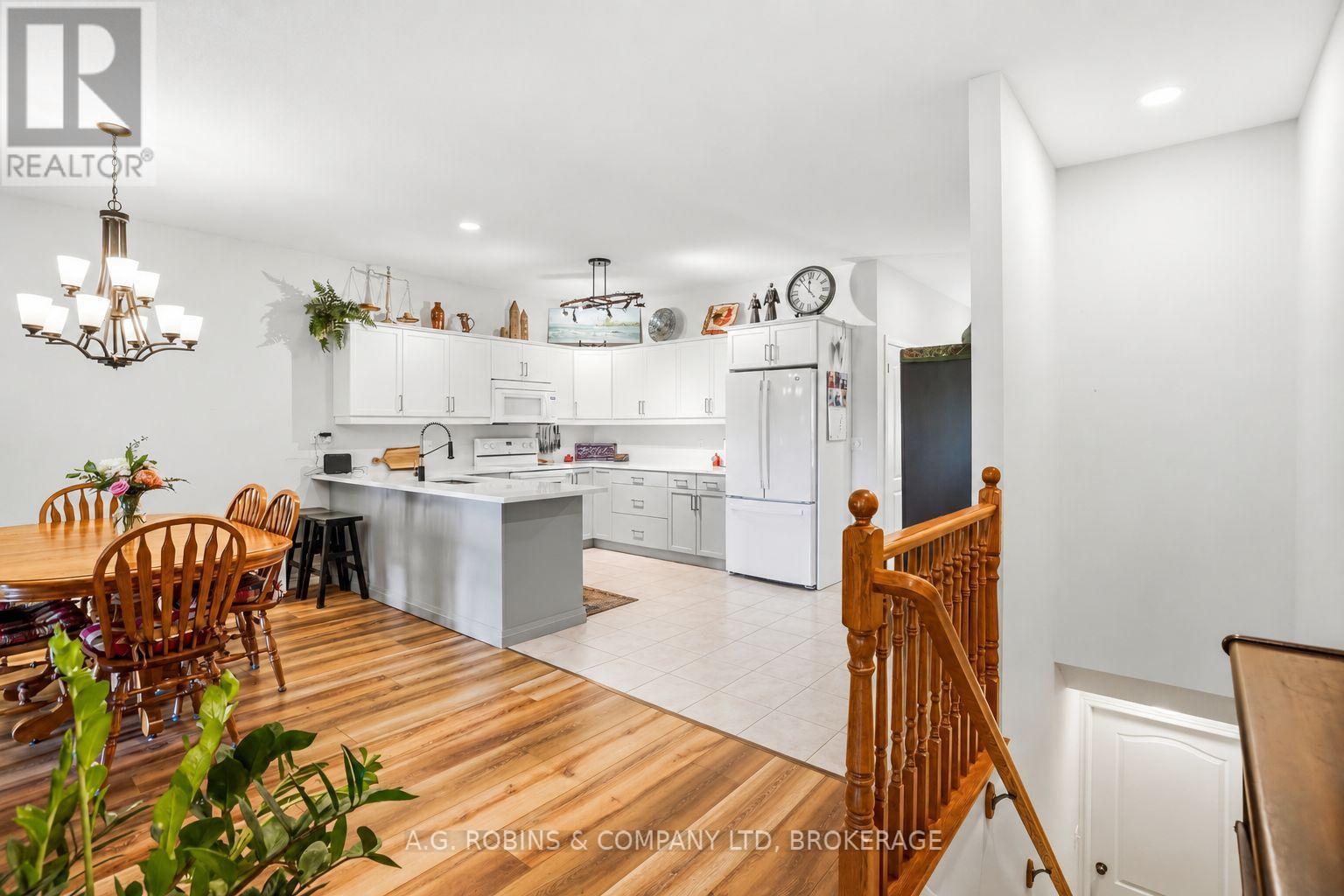 98 Maple Street, Port Colborne, Ontario  L3K 6G7 - Photo 12 - X13772734
