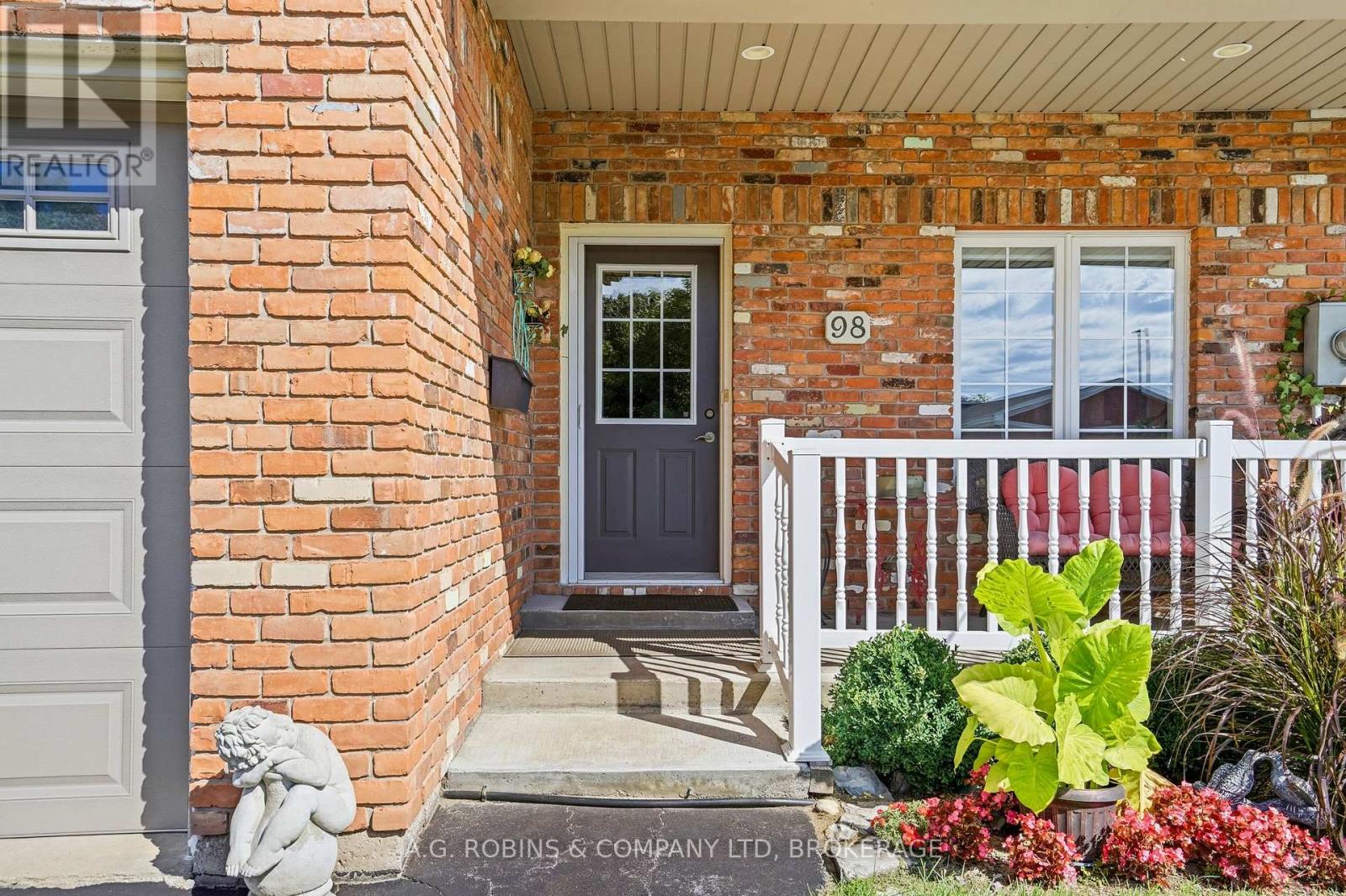 98 Maple Street, Port Colborne, Ontario  L3K 6G7 - Photo 3 - X13772734