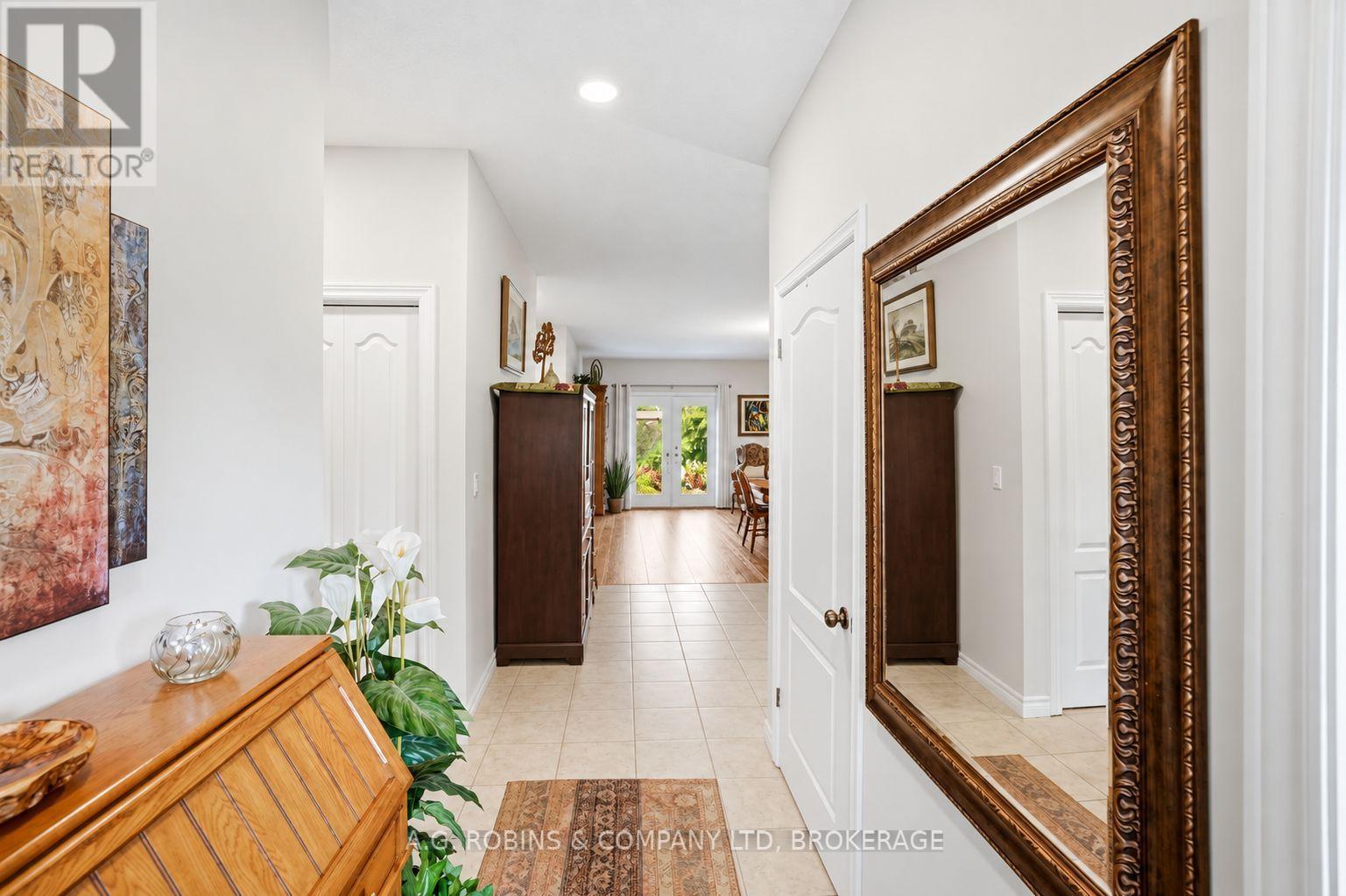 98 Maple Street, Port Colborne, Ontario  L3K 6G7 - Photo 6 - X13772734