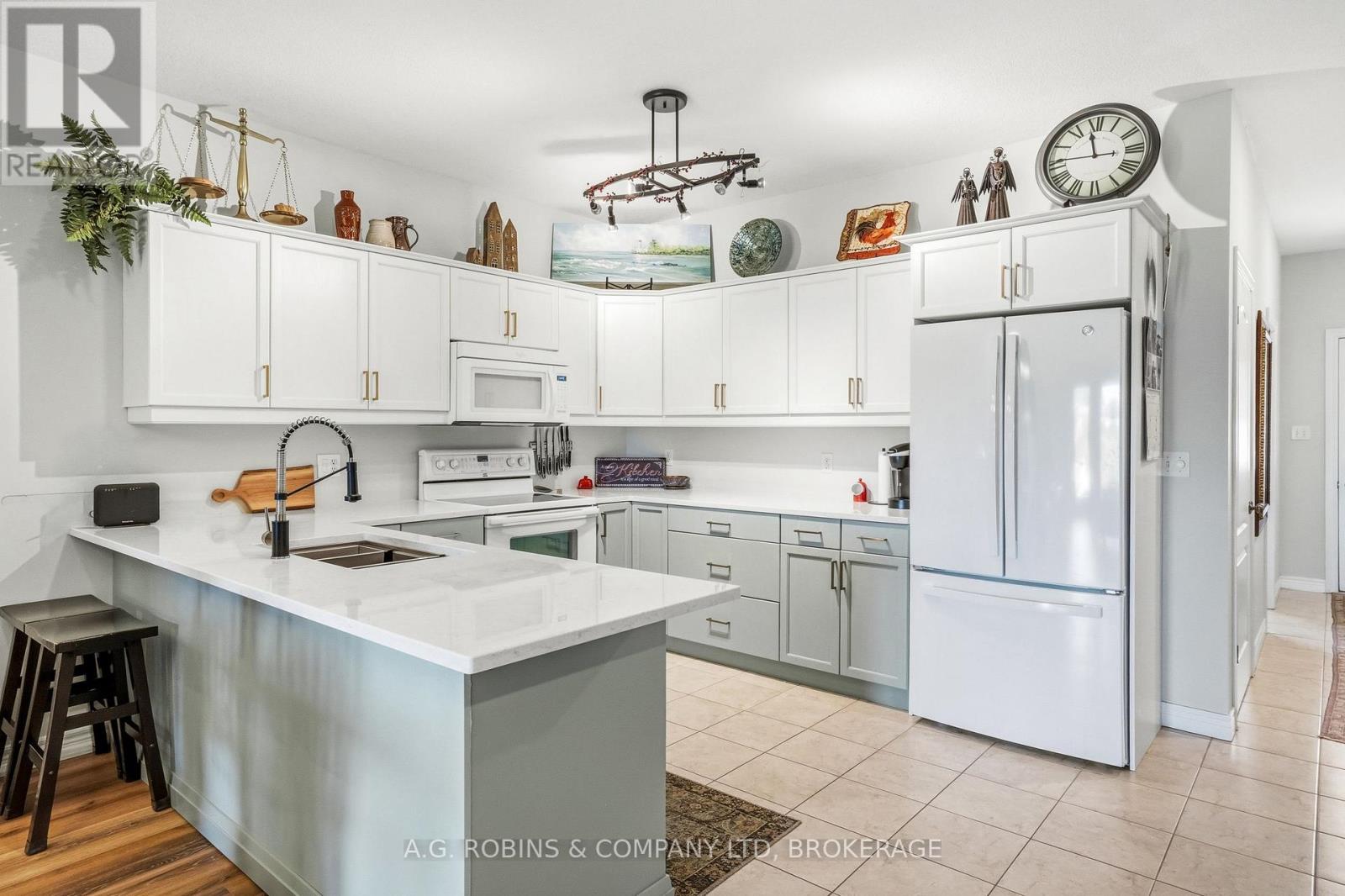 98 Maple Street, Port Colborne, Ontario  L3K 6G7 - Photo 7 - X13772734