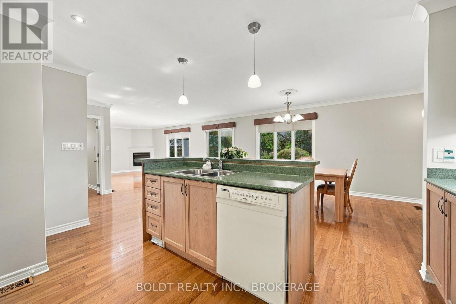255 Sullivan Avenue, Thorold, Ontario  L2V 5G2 - Photo 18 - X13773044