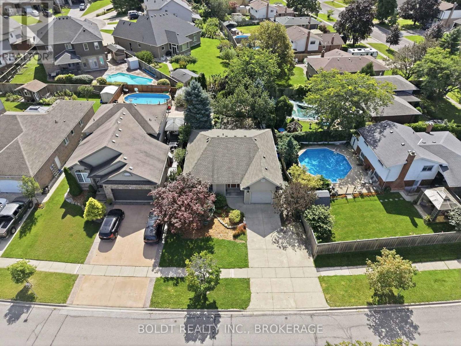 255 Sullivan Avenue, Thorold, Ontario  L2V 5G2 - Photo 3 - X13773044