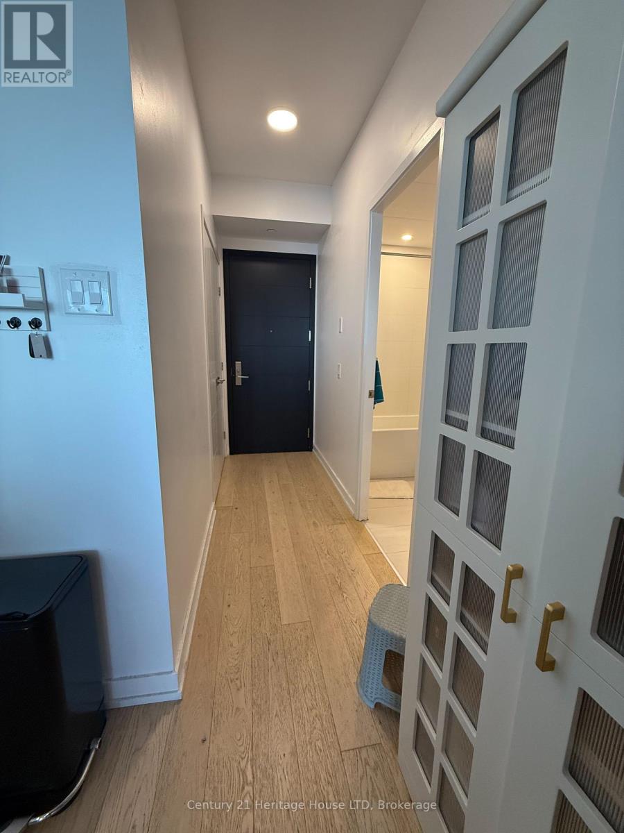4403 - 488 UNIVERSITY AVENUE, Toronto, Ontario
