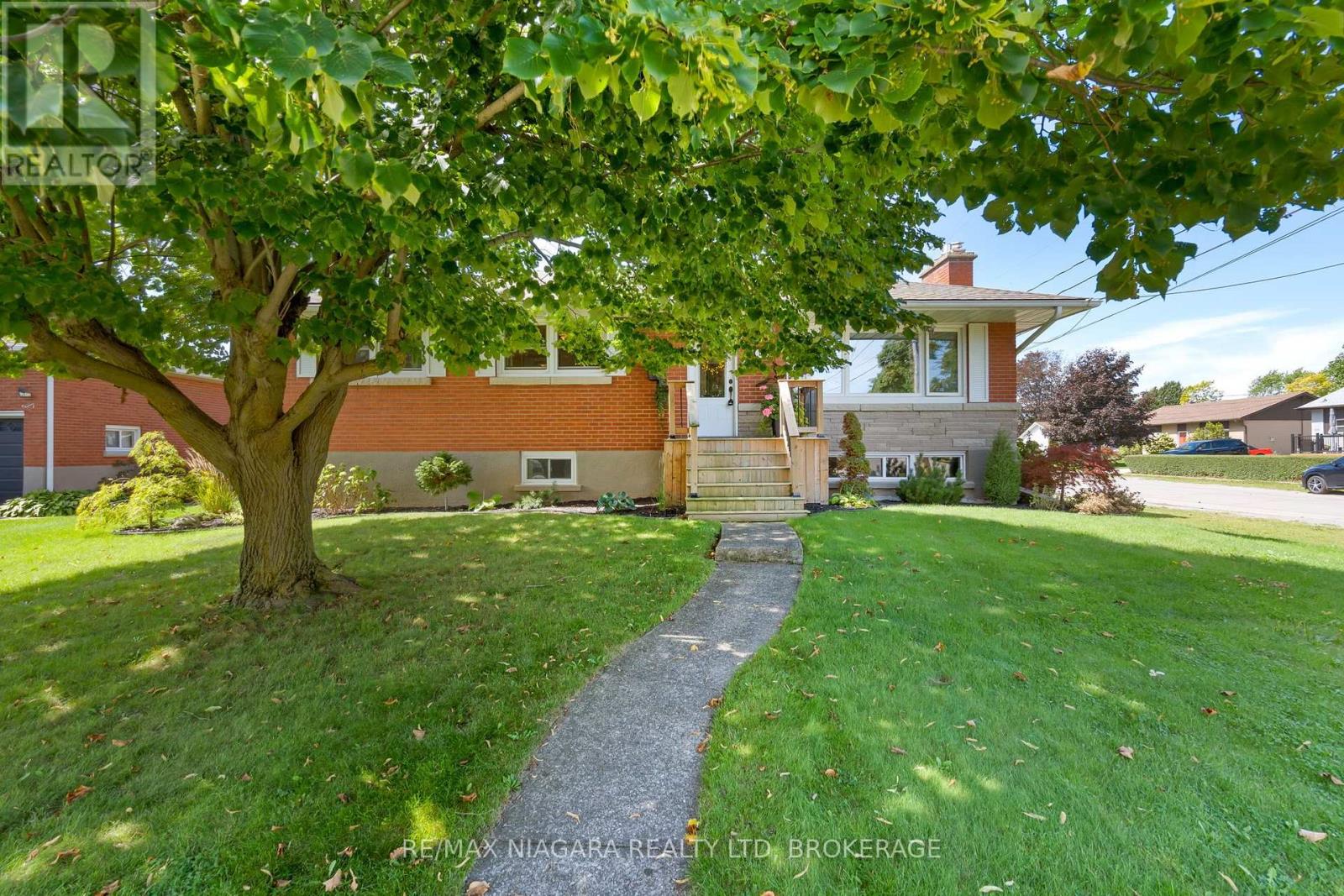 182 Rosemount Avenue, Port Colborne, Ontario  L3K 5R3 - Photo 2 - X13773806