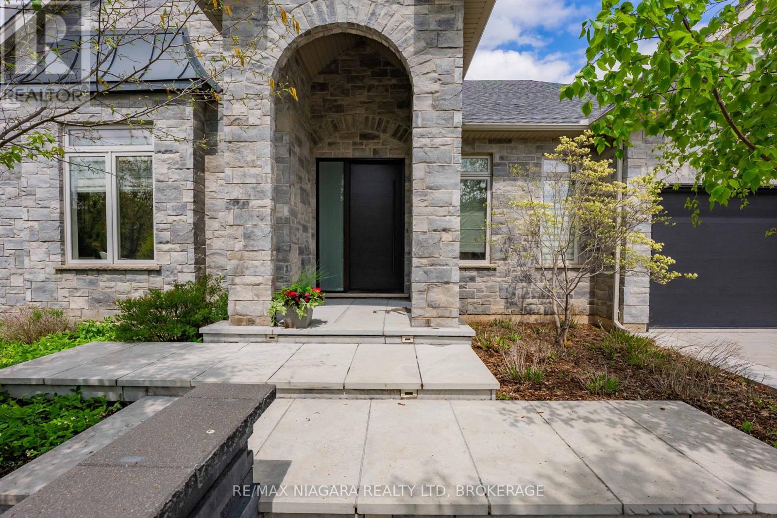 14 Angels Drive, Niagara-On-The-Lake, Ontario  L0S 1J1 - Photo 3 - X13774174
