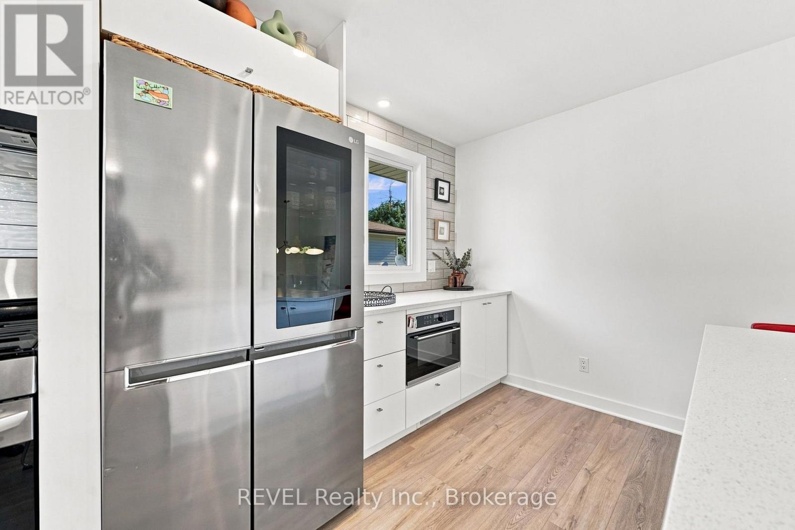 34 Oakwood Street, Port Colborne, Ontario  L3K 5E9 - Photo 4 - X13774970