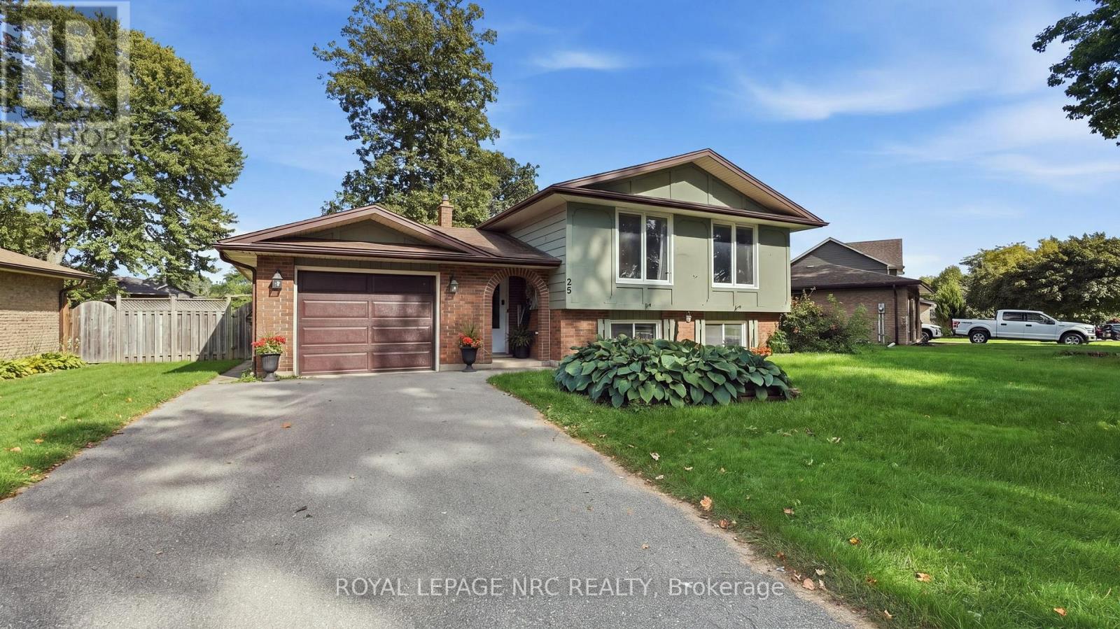 25 Sherwood Forest Trail, Welland, Ontario  L3C 5X7 - Photo 3 - X13775382