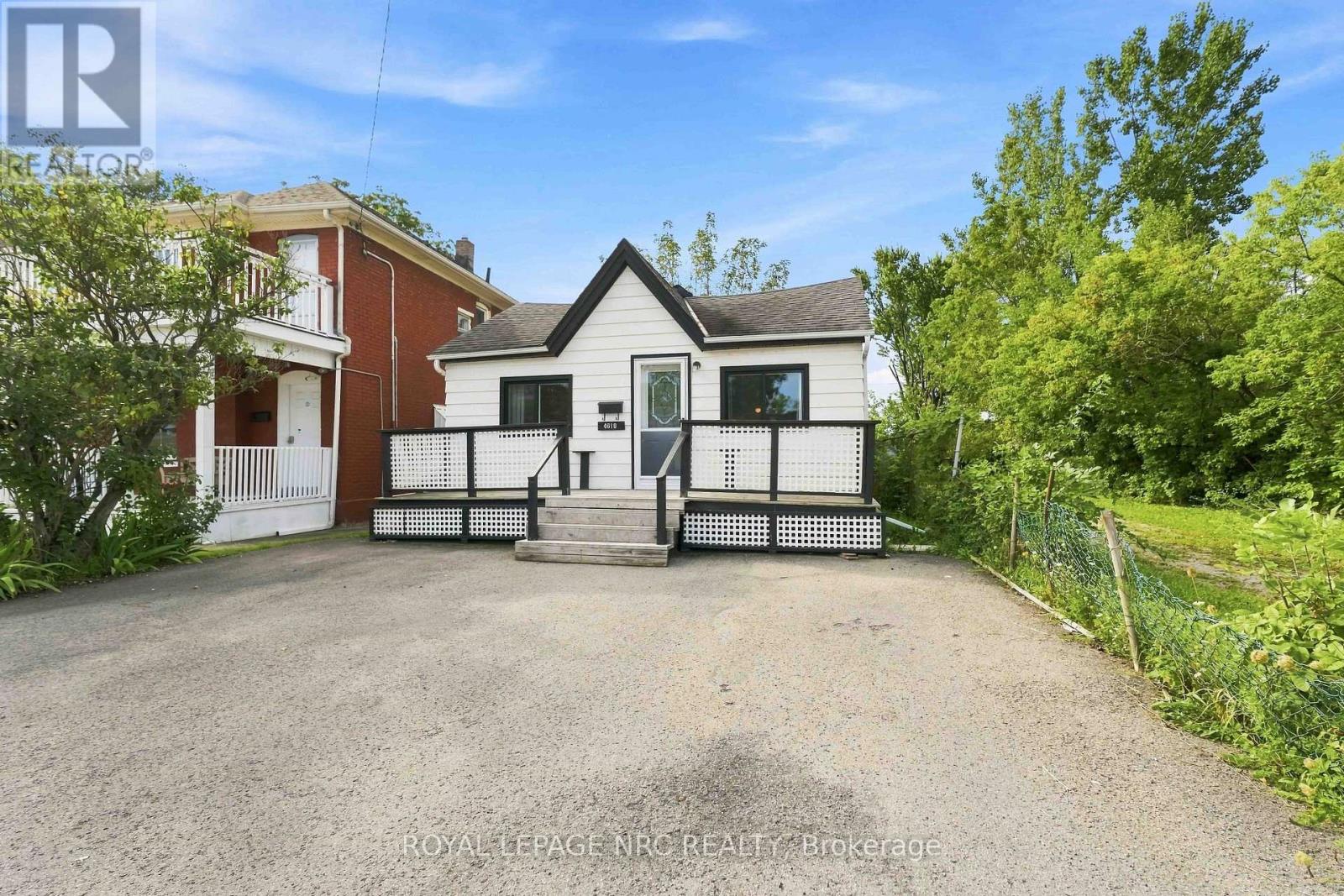 4610 Bridge Street, Niagara Falls, Ontario  L2E 2R8 - Photo 3 - X13775988