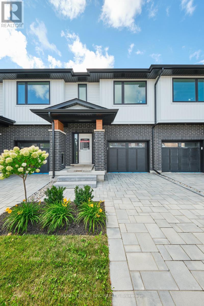 51 Harmony Way, Thorold, Ontario  L2V 0H2 - Photo 3 - X13776502