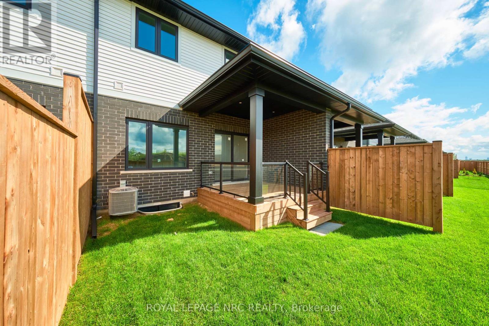 49 Harmony Way, Thorold, Ontario  L2V 0H2 - Photo 10 - X13776504