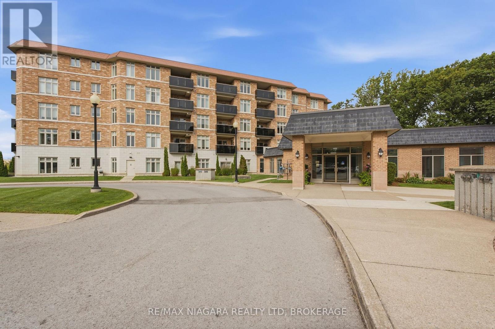 424 - 8111 Forest Glen Drive, Niagara Falls, Ontario  L2H 2Y7 - Photo 2 - X13776764