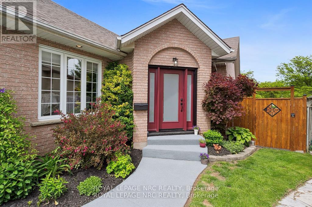5240 Marcel Crescent, Niagara Falls, Ontario  L2E 7M5 - Photo 3 - X13776838