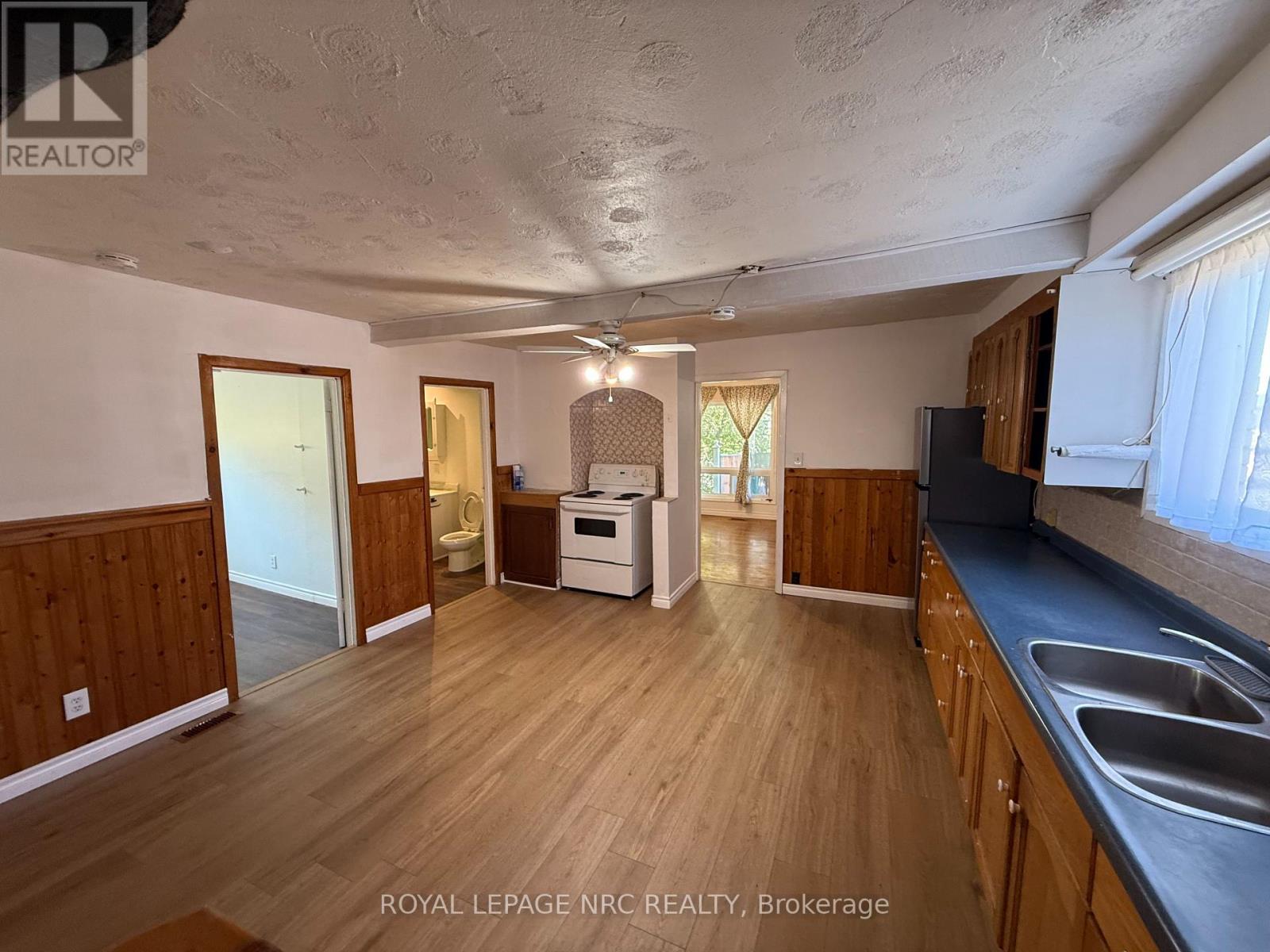 Main Level - 8200 Woodbine Street, Niagara Falls, Ontario  L2H 1C7 - Photo 6 - X13776962