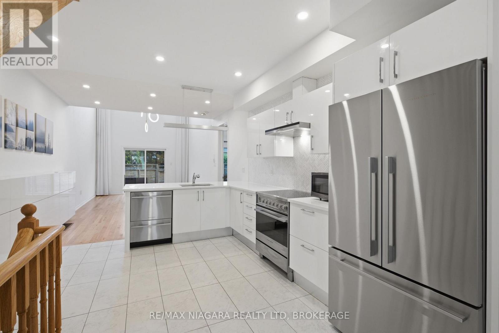12 George Manor, Niagara-On-The-Lake, Ontario  L0S 1J0 - Photo 6 - X13777002
