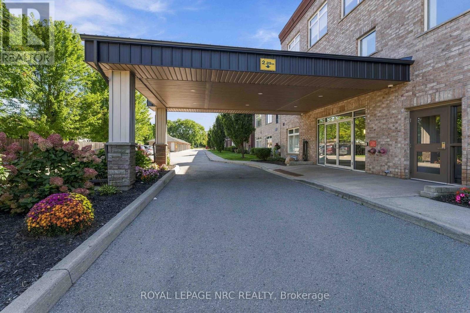 312 - 4644 Pettit Avenue, Niagara Falls, Ontario  L2E 0B4 - Photo 2 - X13777598