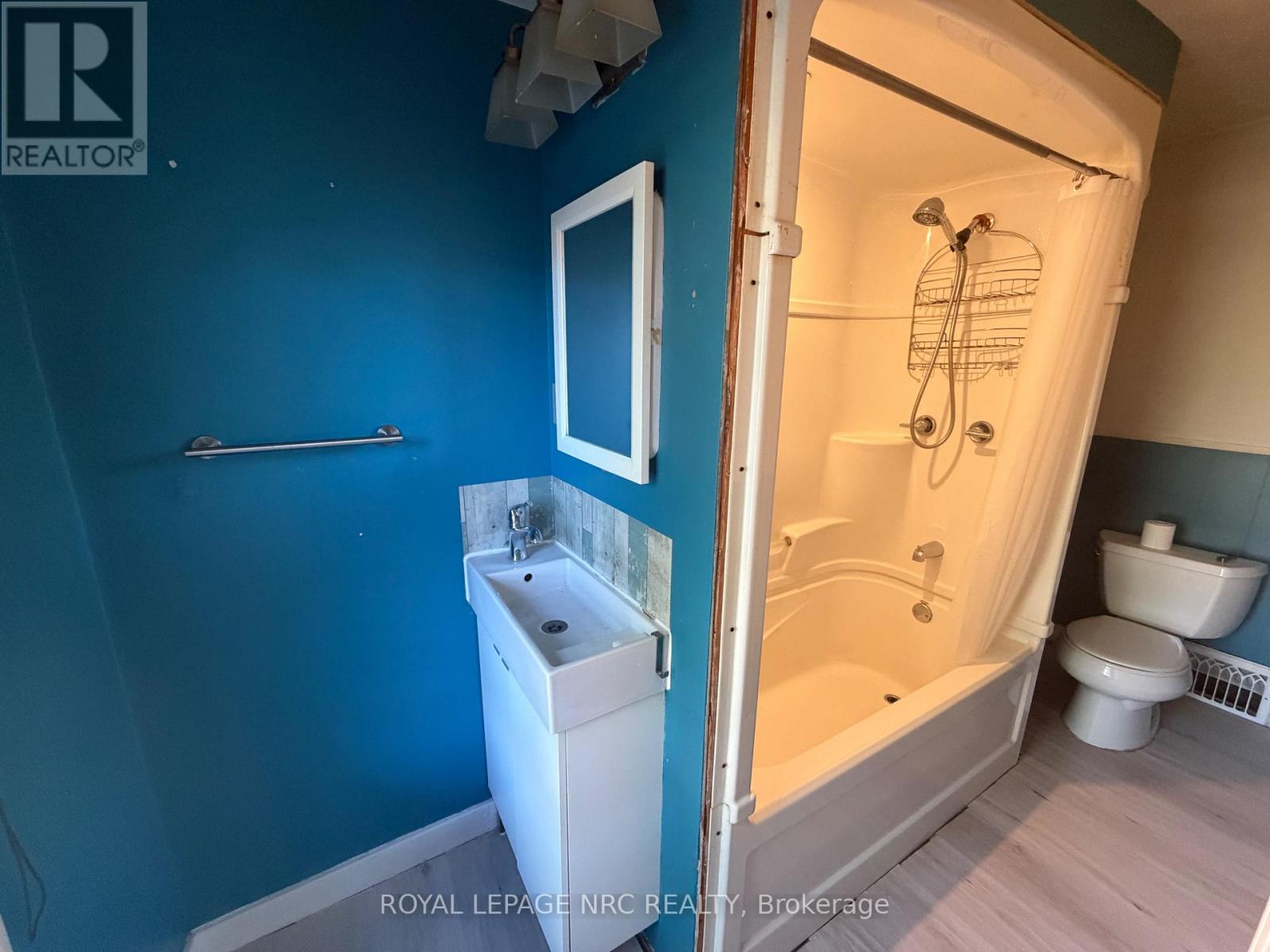 37 Wright Street, Welland, Ontario  L3B 2K2 - Photo 12 - X13777738