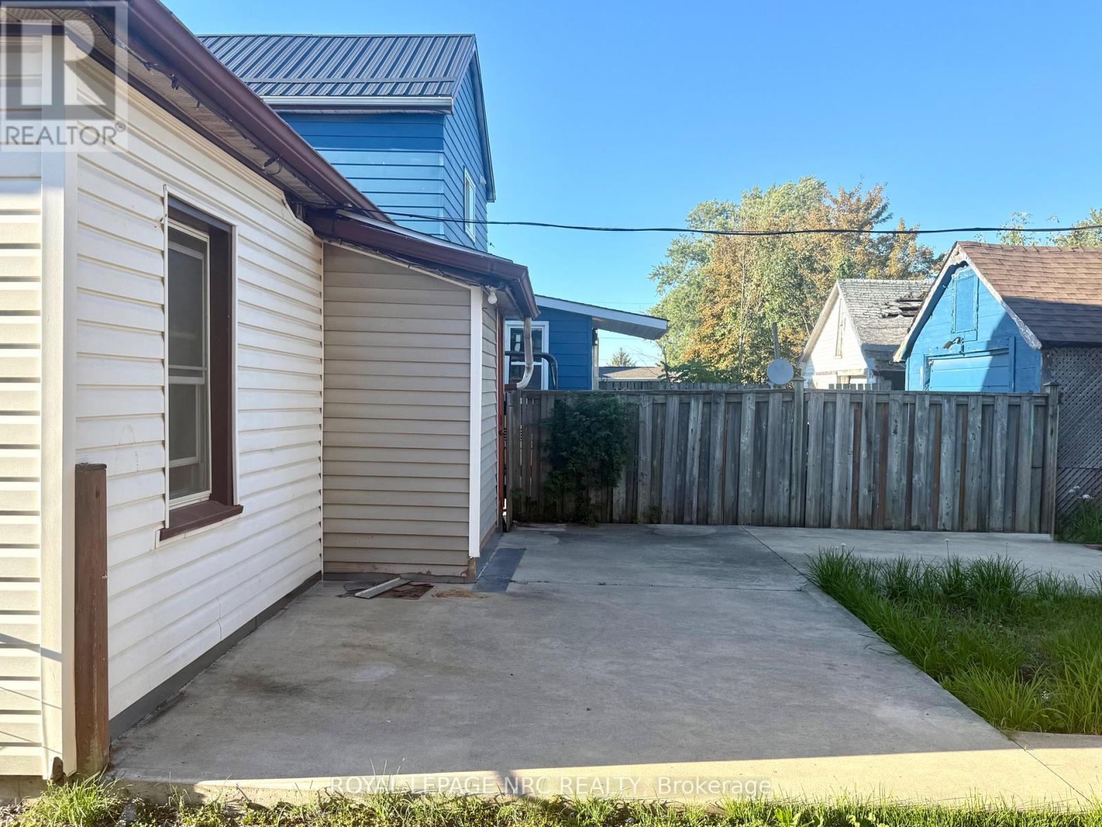 37 Wright Street, Welland, Ontario  L3B 2K2 - Photo 3 - X13777738