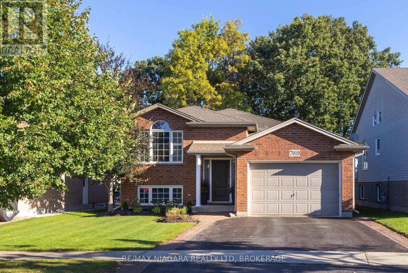 7919 FLEMING DRIVE, Niagara Falls, Ontario