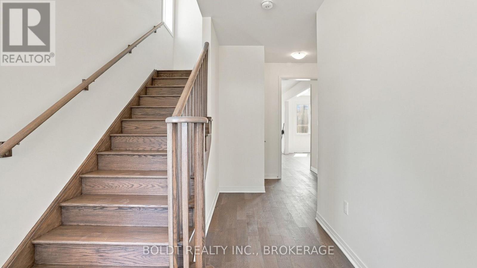 11 Derose Avenue, Thorold, Ontario  L2V 0R1 - Photo 5 - X13778466