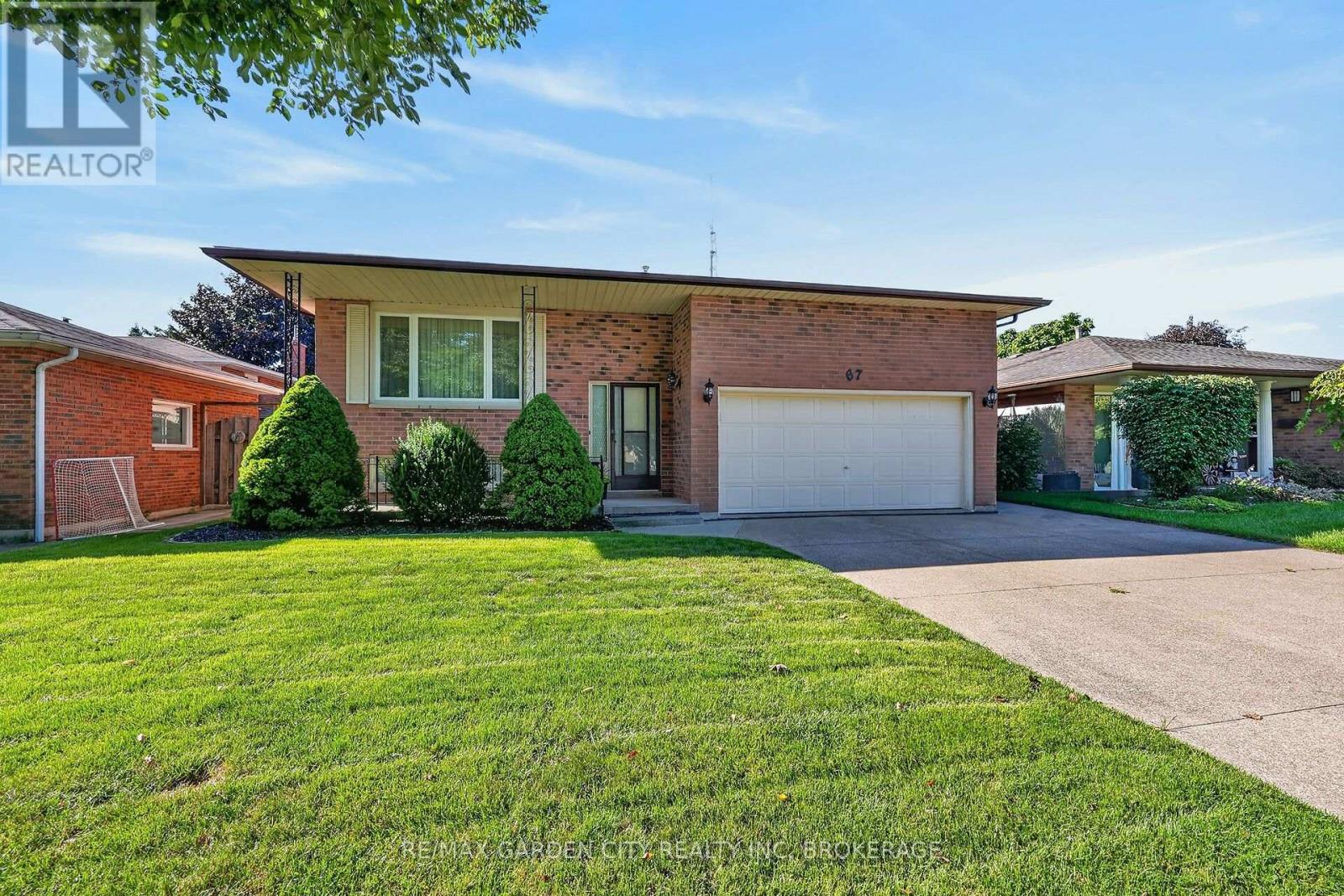67 COLLEGE PARK DRIVE, Welland, Ontario