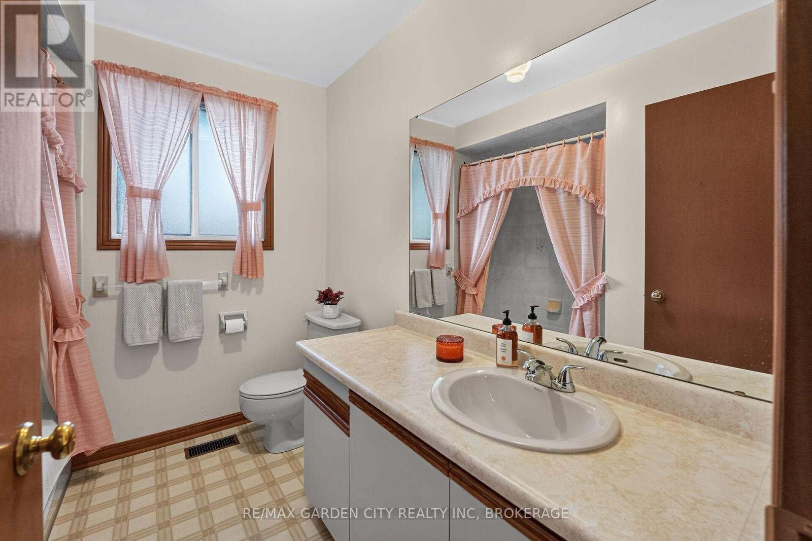 67 College Park Drive, Welland, Ontario  L3C 6Z7 - Photo 19 - X13778564